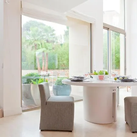 Great Location - Beautiful Villa!!! Βίλα